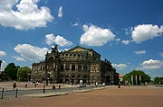 Semperoper Dresden (Foto: Alex Slobodkin)
